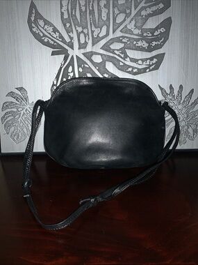 Black Genuine Leather Crossbody Bag - Classic Women's Shoulder Purse ✨vintage✨
